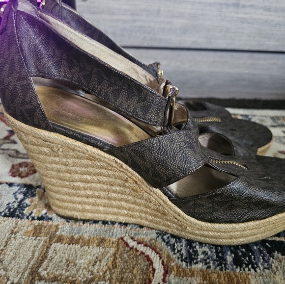 MK Brown Monogram MK Zip up wedges - Picture 3 of 3